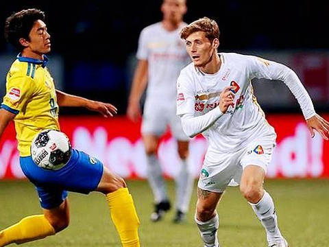 赛场保持同 赛场保持同