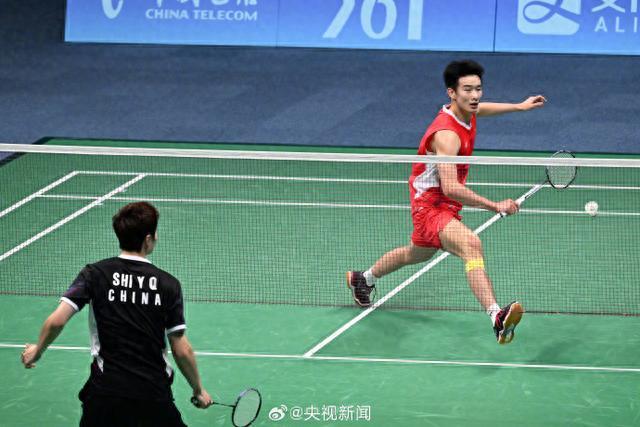 通过一系列 通过一系列